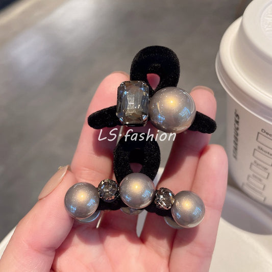 Velvet mini claw clip
