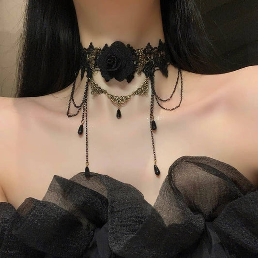 Black lace choker