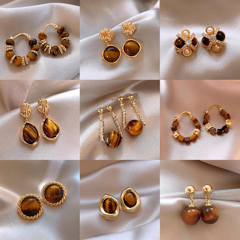 Coffee-colored/Brown Meru earrings