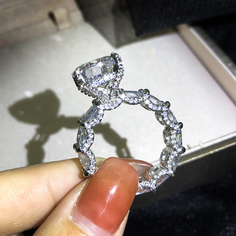 Elegant Women's Ring