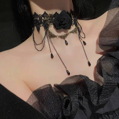 Black lace choker