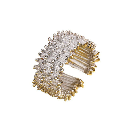 Exaggerated design ring