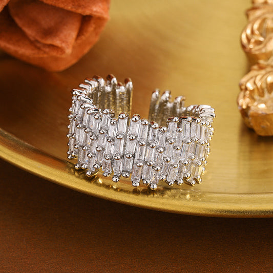 Exaggerated design ring