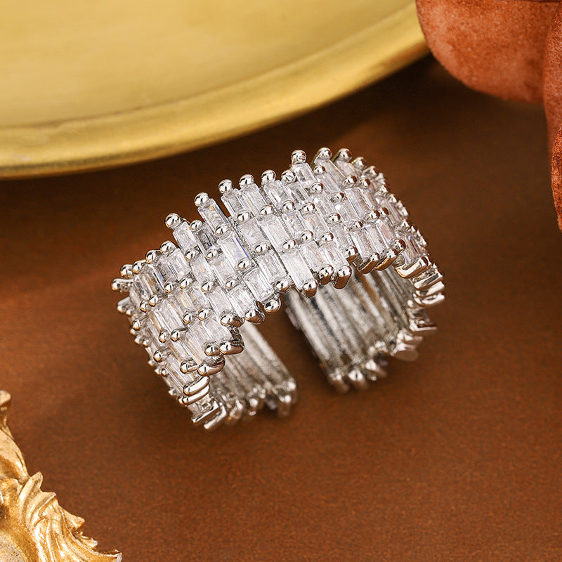 Exaggerated design ring