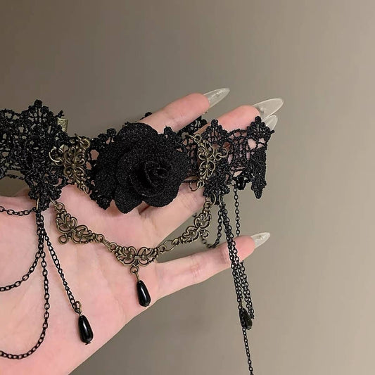 Black lace choker