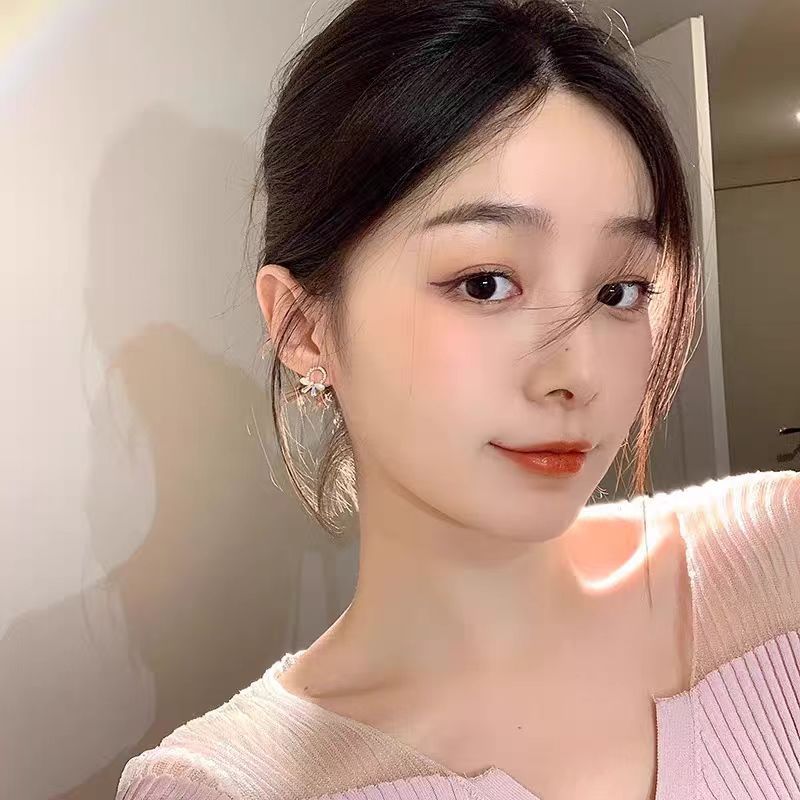 Cat's Eye Bow Earrings